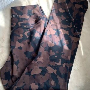 Balance athletica ascend legging